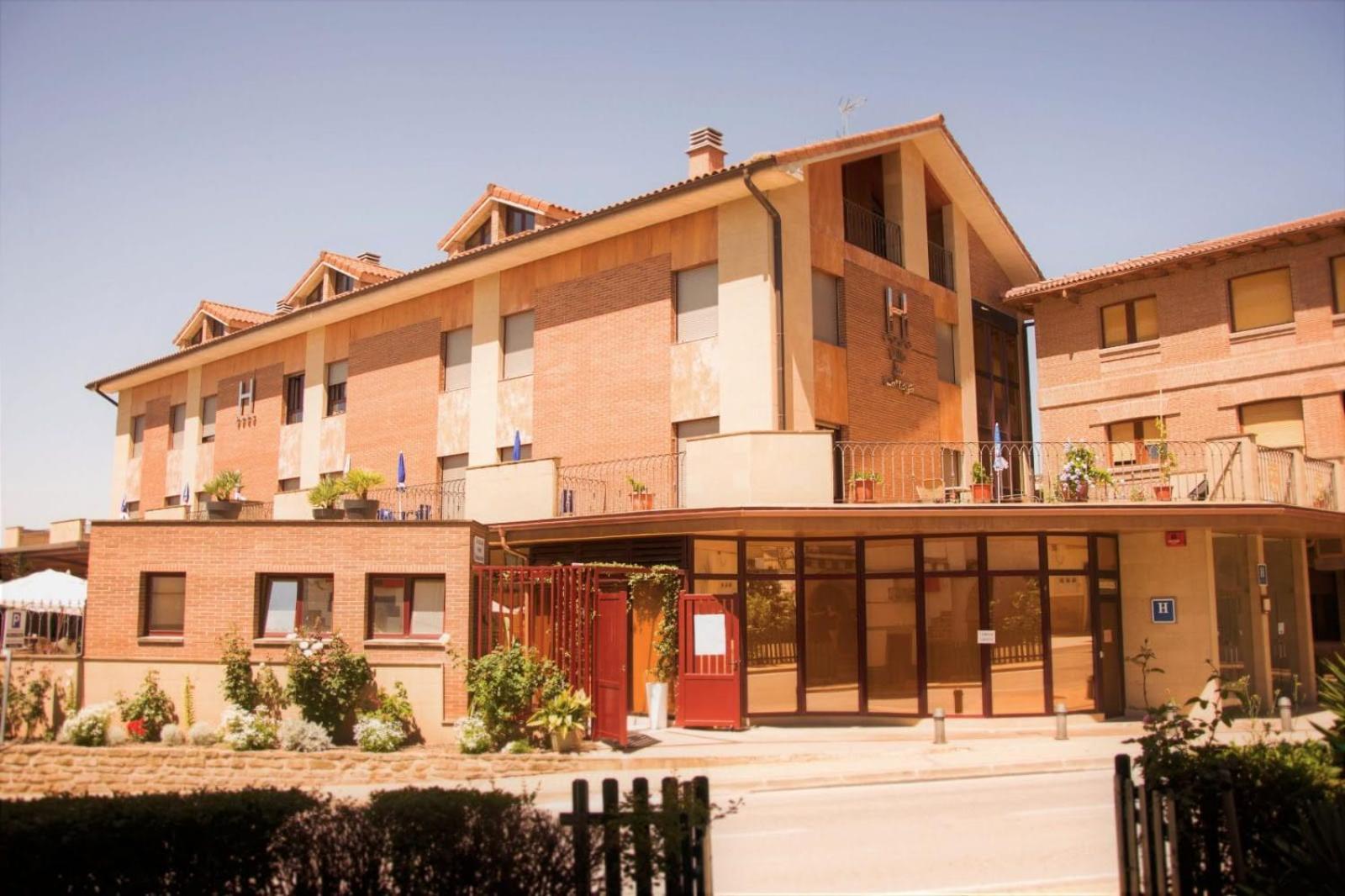 Hotel Villa De Larraga Екстериор снимка
