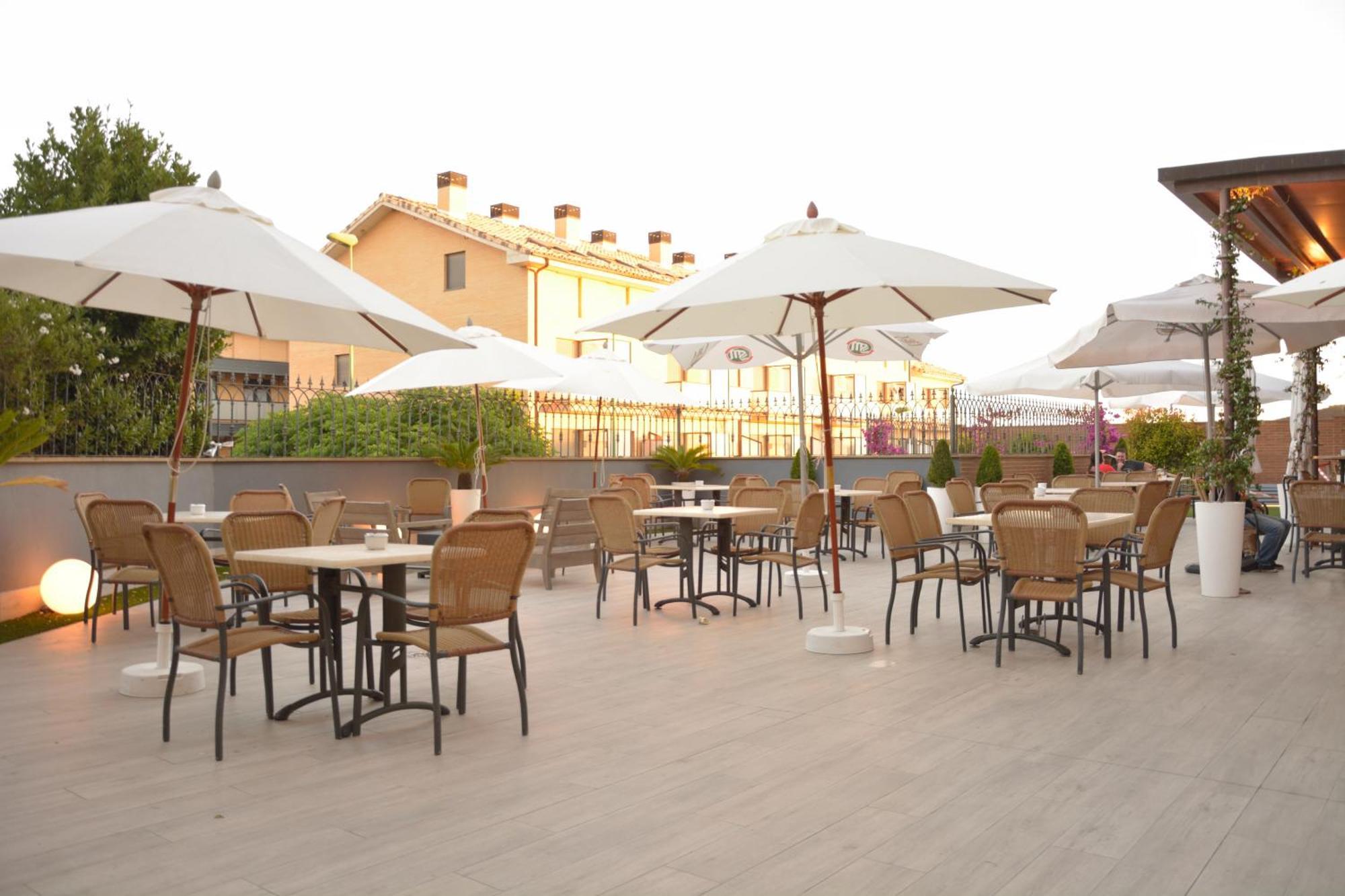 Hotel Villa De Larraga Екстериор снимка